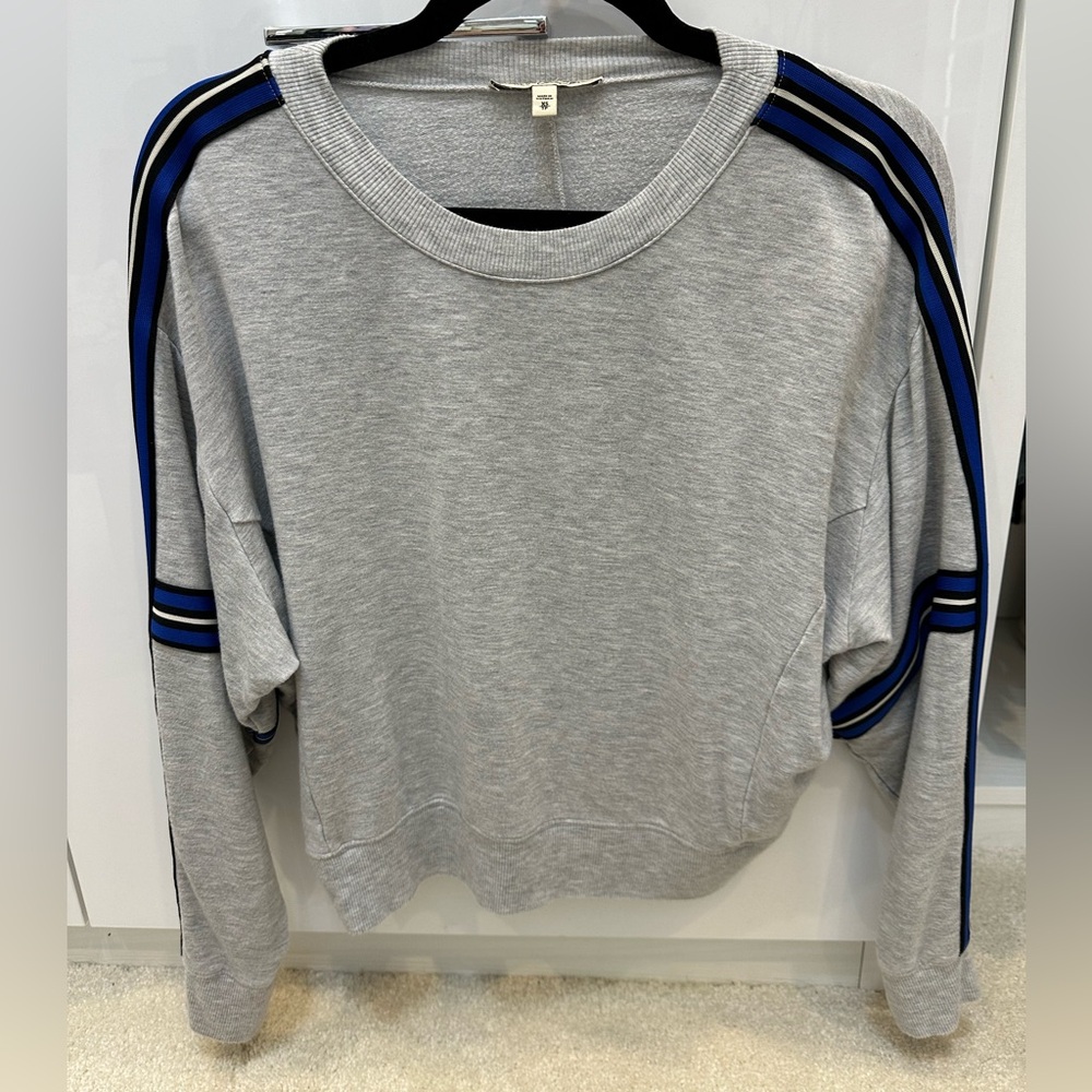 Light sweater shirt with black and blue stripes